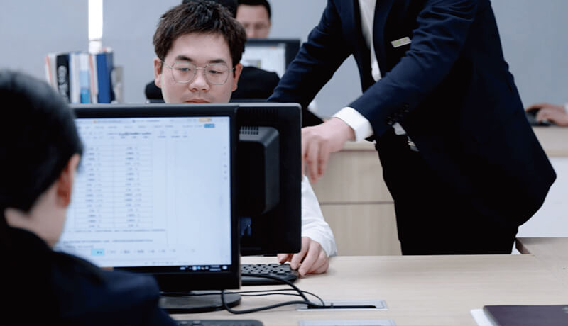 �౦�羺��ǰ����